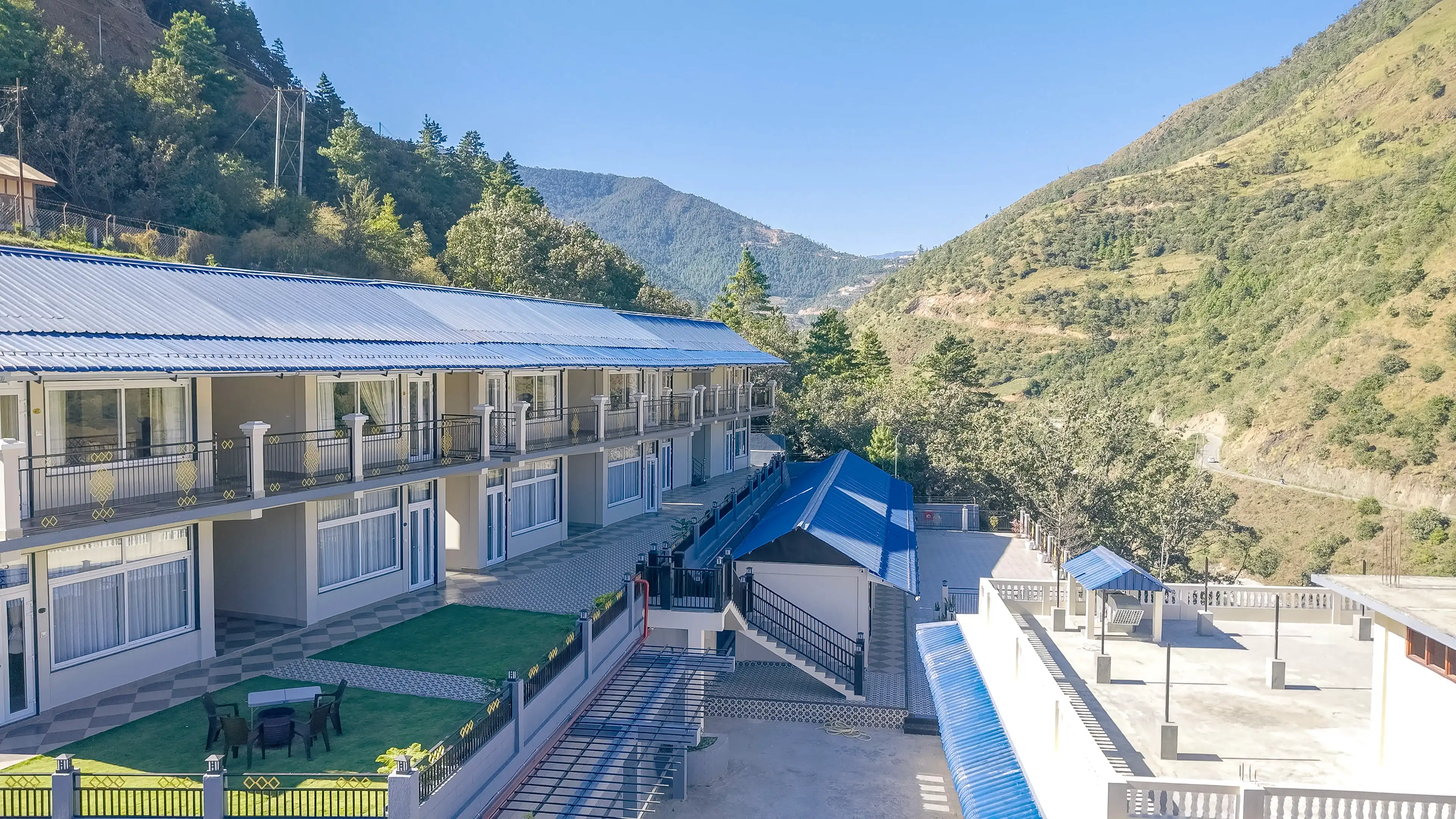 Mountain-facing luxury rooms exterior